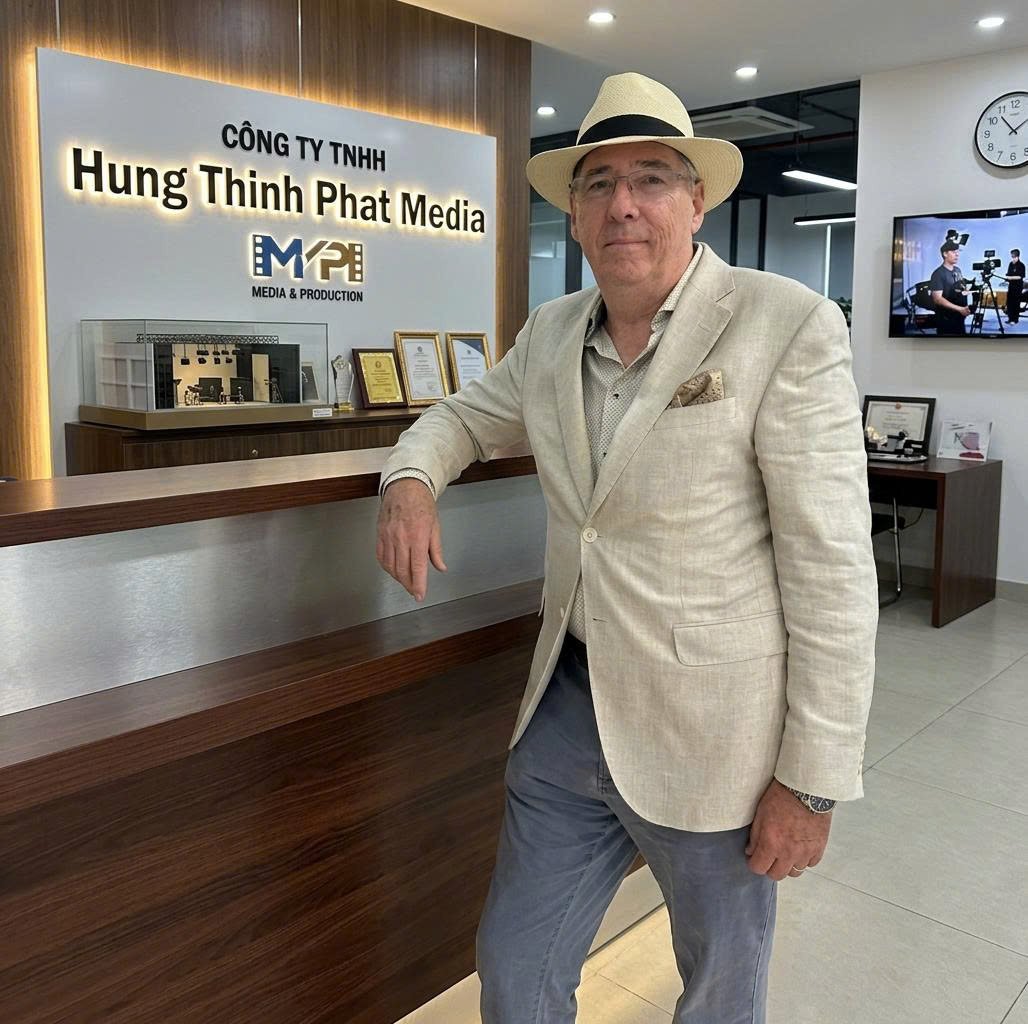 Hung Thinh Phat Media team